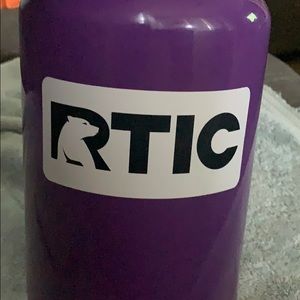 Meet your Posher, Troy